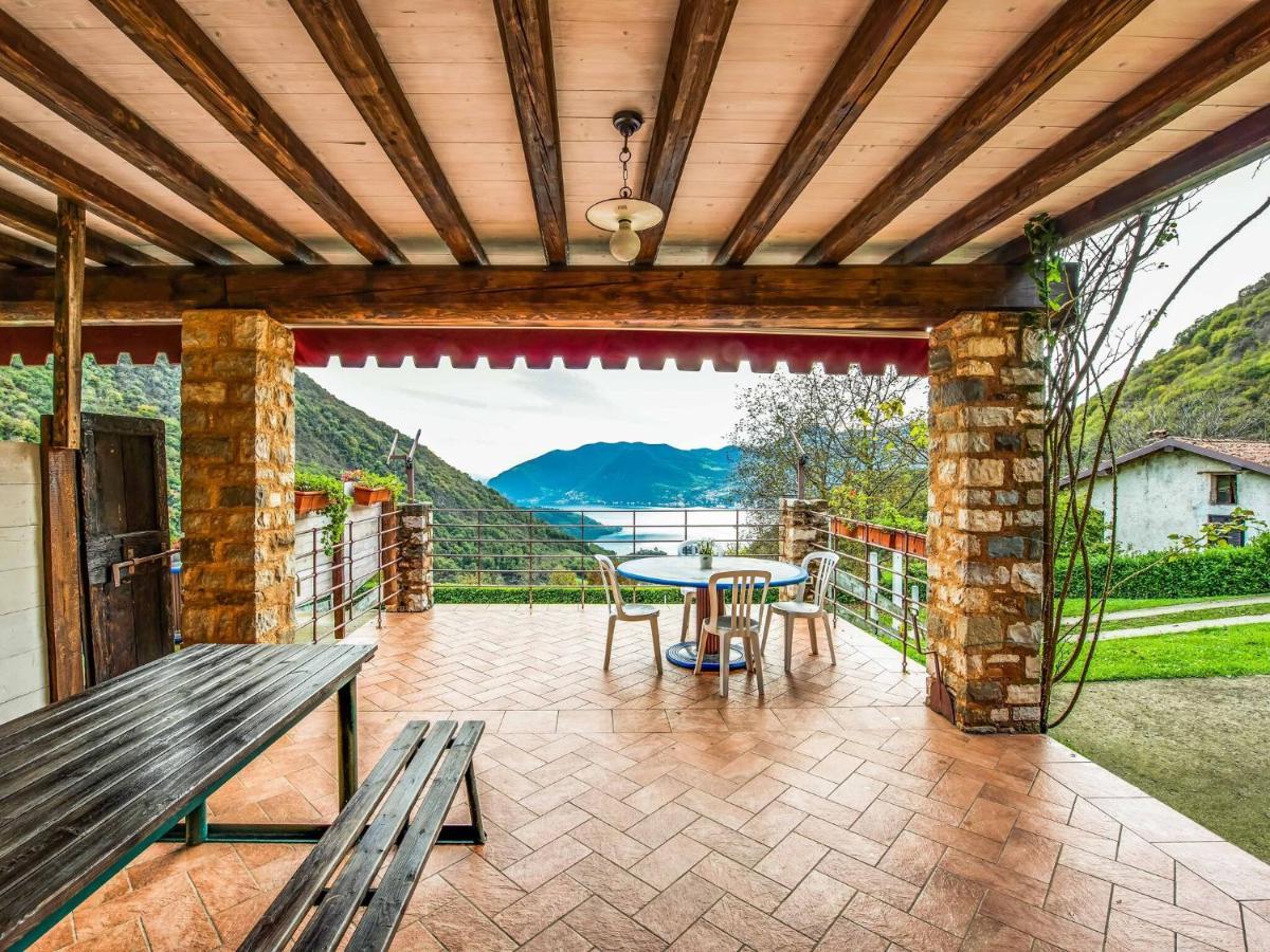 In A Green And Relaxing Atmosphere With Pool And Stunning Lake View Villa Marone Bagian luar foto